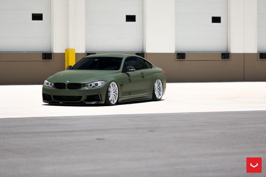  BMW M4 Coupe on Vossen Wheels (VFS4) 2017 года  (фото 25 из 46)